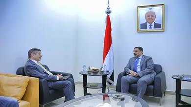 ​خلال لقاءٍ مع السفير الأمريكي لبحث الطورات في اليمن